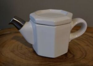 【送料無料】キッチン用品・食器・調理器具・陶器　シルバースパウト付きヴィンテージホワイトホール八角形ティーポットVintage White Hall Octagonal Teapot with Silver Spout