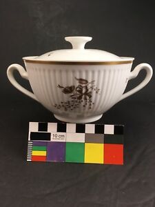 【送料無料】キッチン用品・食器・調理器具・陶器　ロイヤルコペンハーゲンクラリッサ蓋付きシュガーボウルRoyal Copenhagen CLARISSA Lidded Sugar Bowl NICE