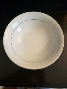 【送料無料】キッチン用品・食器・調理器具・陶器 ヴィンテージ王朝ファインチャイナホワイトオン白い花プラチナトリムサービングボウルVINTAGE DYNASTY? FINE CHINA WHITE ON WHITE FLOWERS PLATINUM TRIM 9 SERVING BOWL|hokushin