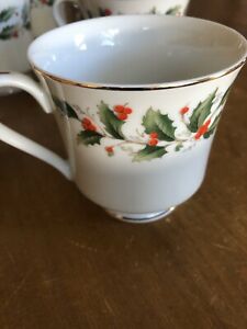【送料無料】キッチン用品・食器・調理器具・陶器 ロイヤルギャラリーホリークリスマスカップカップRoyal Gallery Holly Christmas Cups (6) Cups For $25|hokushin