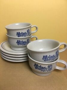 【貨物輸送無料】勝手もと設備・食器・膳立て手道具・瀬戸もの ストーンウェアヨークタウンティーカップとソーサーセットの仕掛けるSet of 4 Pfaltzgraff Stoneware Yorktowne Tea cup and saucer set - USA