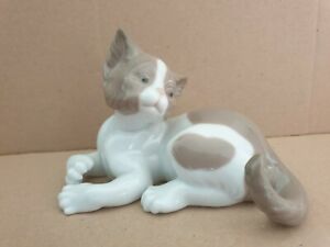 【送料無料】キッチン用品・食器・調理器具・陶器 ●ラドロ「驚き猫」モデル完璧なコンディションボックス。Lladro Surprised Cat model no 5112 perfect condition Boxed.|hokushin