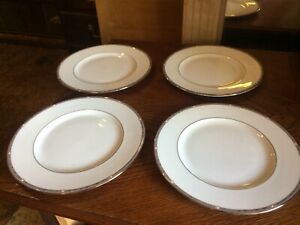 【送料無料】キッチン用品・食器・調理器具・陶器　レノックスパールセンスプラチナディナープレートセットサイズLenox Pearlescence Platinum Dinner Plate Set Of Four Size 10 3/4” 14,785円