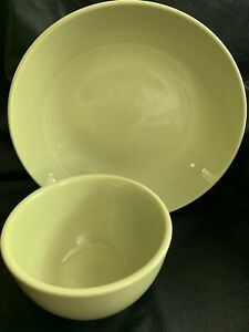 【送料無料】キッチン用品・食器・調理器具・陶器　ファーグリクライムグリーンインチボウルと背の高い小さなボウルセットIKEA Fargrik Lime Green 9.5 Inch Bowl And Tall Smaller Bowl Set of 2