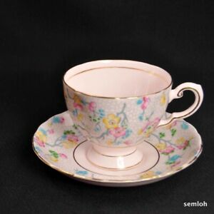 【送料無料】キッチン用品・食器・調理器具・陶器　植物のツスカンフットカップソーサーエナメル花ウェビングペールピンクゴールドPlant Tuscan Footed Cup & Saucer Enamel Flowers Webbing Pale Pink Gold 1947-1960