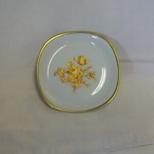 【送料無料】キッチン用品・食器・調理器具・陶器 リモージュフランス小さな正方形の磁器バターパットプレートとゴールドフローラルパターンLimoges France Small Square Porcelain Butter Pat Plate with Gold Floral Pattern