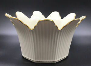 【送料無料】キッチン用品・食器・調理器具・陶器　レノックスサーバー磁器ゴールドギルトサービングボウルLenox Server Porcelain Gold Gilt 9” Serving Bowl 15,185円