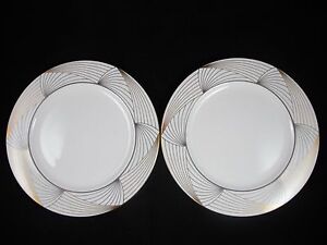 【送料無料】キッチン用品・食器・調理器具・陶器　ホワイトゴールドシルバークリスマスホリデーボーンチャイナディナープレートニッコーコレトワールWhite Gold Silver Christmas Holiday Bone China Dinner Plates 2 Nikko Co L'Et