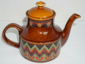 【送料無料】キッチン用品・食器・調理器具・陶器 ストラトフォードストーンウェアティーポット、、ブラウン、ロック蓋。カップ、幾何学的なプリントStratford 7 Stoneware Teapot, 5431, Brown, locking lid. 4 cup, geometric pri