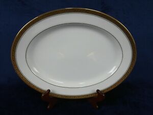【送料無料】キッチン用品・食器・調理器具・陶器　ノリタククレストウッドゴールドオーバルサービングプラッターNoritake Crestwood Gold 13 1/2 Oval Serving Platter