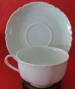 【送料無料】キッチン用品・食器・調理器具・陶器　アンティークハビランドフランススカロップホワイトカップとソーサーの身代金パターンANTIQUE HAVILAND FRANCE SCALLOPED WHITE CUP AND SAUCER RANSOM PATTERN
