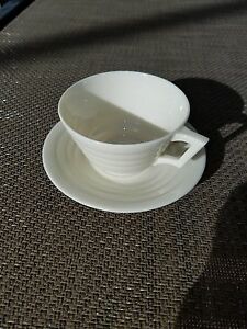 【送料無料】キッチン用品・食器・調理器具・陶器　希少なコンペラリーレノックステラスホワイトティーカップソーサーセット非常に珍しいセットRARE COMPEMPORARY LENOX TERRACE WHITE TEA CUP & SAUCER SET EXTREMELY RARE