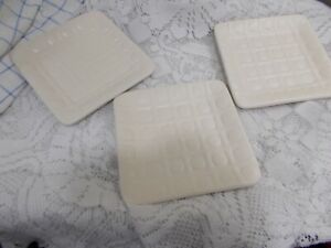 【送料無料】キッチン用品・食器・調理器具・陶器　クレートバレルジョンアドラーハッピーホームベージュパンプレートドットのロットCrate & Barrel John Adler Happy Home Beige Bread Plates - Dots - Lot of 3