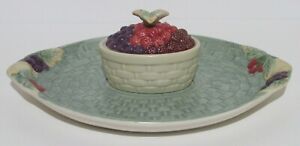 【送料無料】キッチン用品・食器・調理器具・陶器　ジャムベリーチップと中央のボウルとディップPfaltzgraff Jamberry Chip and Dip with Bowl in Center