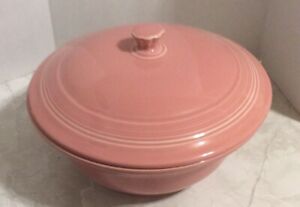 【送料無料】キッチン用品・食器・調理器具・陶器　フィレスタウェアローズピンクラウンドカバーキャセロールベーキングディッシュウィズリッドフィエスタFiestaware Rose Pink Round Covered Casserole Baking Dish With Lid Fiesta