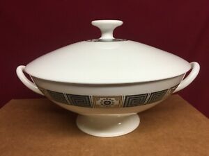【送料無料】キッチン用品・食器・調理器具・陶器 ウェジウッドアジアブラックラウンドカバードベジタブルボウルWedgwood Asia Black Round Covered Vegetable Bowl