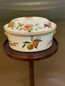 【送料無料】キッチン用品・食器・調理器具・陶器　ロイヤルウスターカバーキャセロールRoyal Worcester Covered Casserole