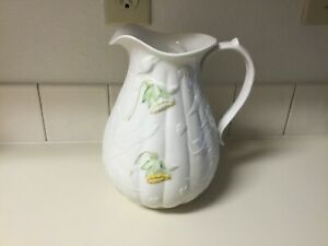 【送料無料】キッチン用品・食器・調理器具・陶器　ベレクオンスエンボスピッチャージャグBelleek 72 oz Embossed Pitcher / Jug｜hokushin