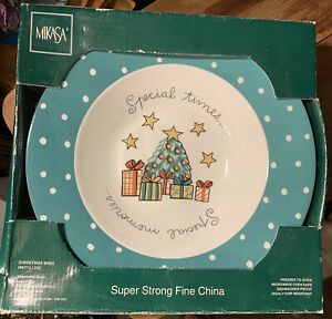 【送料無料】キッチン用品・食器・調理器具・陶器 ミカサクリスマスウィッシュ野菜ボウルMikasa Christmas Wish 11” Vegetable Bowl NIB