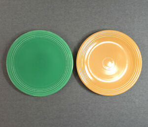 【貨物輸送無料】勝手もと装置・食器・膳立て物の具・瀬戸もの ダブルフットヴィンテージフィエスタチョッププレートグリーンイエローのロットフィエスタLot of 2 Double Footed Vintage Fiesta 13 Chop Plates インチ Green \u0026amp; Yellow - Fie