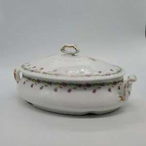 【送料無料】キッチン用品・食器・調理器具・陶器　アンティークシュワルツブルクの花つるの覆われた野菜サービングディッシュチューリーンAntique Schwartzburg Flower & Vine Covered Vegetable Serving Dish Tureen 1904