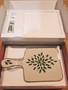 【送料無料】キッチン用品・食器・調理器具・陶器 ヴィンテージレノックスホリデーチーズボードとスプレッダー付きボックス付きVintage Lenox HOLIDAY CHEESEBOARD WITH SPREADER - With box|hokushin