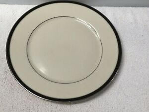 【送料無料】キッチン用品・食器・調理器具・陶器 レノックス中国株式会社「ブラックロイヤル」ディナープレートLENOX CHINA CO. BLACK ROYALE DINNER PLATES -- 4|hokushin