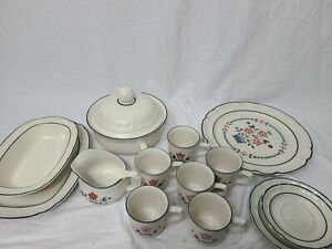 【送料無料】キッチン用品・食器・調理器具・陶器 カンバーランドブランブルベリーヴィンテージディッシュセットミントコンディションCumberland Brambleberry Vintage dish set Mint Condition!|hokushin