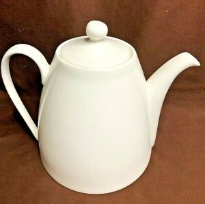 【送料無料】キッチン用品・食器・調理器具・陶器　デンビーボーンチャイナブリリアントホワイトティーポットDenby Bone China Brilliant White Teapot