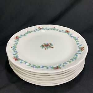 【送料無料】キッチン用品・食器・調理器具・陶器　レッドリボンボウディナープレートクリスマスホリデーガーランドのセットSet of 7 Pfaltzgraff Red Ribbons Bow Dinner Plates Christmas Holiday Garland