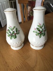 【送料無料】キッチン用品・食器・調理器具・陶器　レノックス中国ホリデースカルプトソルトペッパーシェイカーLENOX China HOLIDAY Sculpted SALT &amp; PEPPER SHAKERS｜hokushin 21,754円