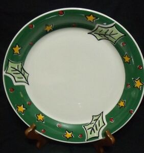 【送料無料】キッチン用品・食器・調理器具・陶器　ギブソンクリスマス宝物プレートとシリアルボウルとのサラダロットGibson Christmas Treasures 4 Plates and 4 Cereal Bowls and 1 Salad Lot of 9