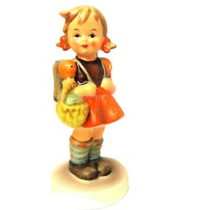 【送料無料】キッチン用品・食器・調理器具・陶器　ヴィンテージフンメルゲーベルフィギュア女子高生Vintage Hummel Goebel Figurine School Girl 81 2/0 TMK5｜hokushin