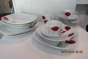 【送料無料】キッチン用品・食器・調理器具・陶器　レッドポピーサラダ、ディナープレート、、ソーサースープボウルのための美しいセットBEAUTIFUL SET FOR 4 RED POPPY Salad ,Dinner Plates , Cps, Saucers Soup Bowls