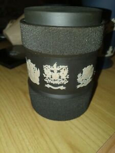 【送料無料】キッチン用品・食器・調理器具・陶器　ヴィンテージ英国ウェッグウッドブラックジャスパーウェア英国の都市紋タバコボックスA vintage English Wedgwood black Jasperware UK city crests Tobacco Box C.20thC｜hokushin
