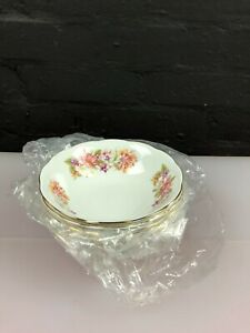 【送料無料】キッチン用品・食器・調理器具・陶器 ×コルクローウェイサイドハニーサックルシリアルボウルワイドセットブランド新6 x Colclough Wayside Honeysuckle Cereal Bowls 6.25 Wide Set Brand New