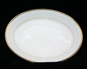 【送料無料】キッチン用品・食器・調理器具・陶器　ノリテイクヘリテージオーバルベジタブルボウルサービングホワイトゴールドトリム中国Noritake Heritage 2982 9 3/4 Oval Vegetable Bowl Serving White Gold Trim China