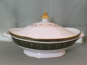 【送料無料】キッチン用品・食器・調理器具・陶器　ロイヤル・ドルトン・ヴァンボロー・オーダード・ベジタブル・トゥリーンロットRoyal Doulton Vanborough Lidded Vegetable Tureen H4992 (Lot A)