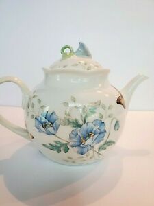 【送料無料】キッチン用品・食器・調理器具・陶器　レノックスバタフライメドウ限定版ティーポットニューインボックスLenox Butterfly Meadow Limited Edition TEAPOT NEW IN BOX