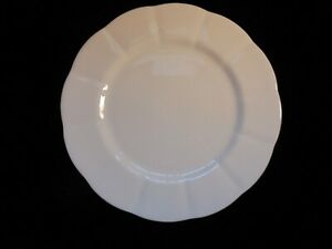 【送料無料】キッチン用品・食器・調理器具・陶器　ロイヤル・アルバート「伯爵夫人」ディナープレートホワイトゴールドトリムスカラップパネル(6) Royal Albert Countess Dinner Plates White Gold Trim Scalloped Paneled
