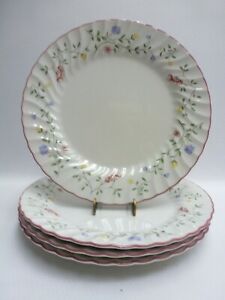 【送料無料】キッチン用品・食器・調理器具・陶器　ジョンソンブラザーズイングランドの夏のチンツディナープレートセットJohnson Bros 10-1/2 Summer Chintz Dinner Plates Set of 4 England