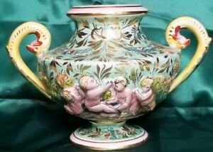 【送料無料】キッチン用品・食器・調理器具・陶器　カポディモンテミニイタリア花瓶アルタルトヌード子供非常にレアゴールドトリムCapodimonte Mini Italian Vase 4623 Ardalt w/Nude Children VERY RARE Gold Trim