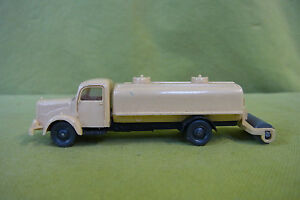 【送料無料】模型車 モデルカー モデルラウトワイキングミットワルゼバウファールゼグmodellauto wiking lkw mit walze baufahrzeug｜hokushin
