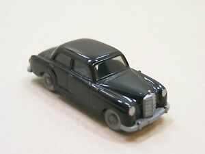 【送料無料】模型車 モデルカー ワイキングメルセデスベンズブラック