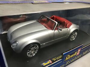 【送料無料】模型車 モデルカー リベラルヴィースマンロードスターta050 revell wiesmann roadster mf 3 118 08860 never out of box