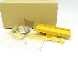 【送料無料】模型車 モデルカー ダシートレーラーピンダーサーカスマウントキットduthy 43 kit to mount 143 trailer pinder circus