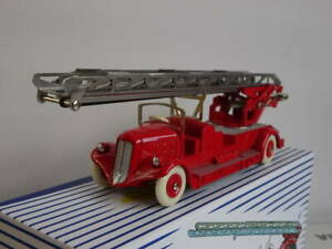 【送料無料】模型車 モデルカー バージョンアトラスディンキーセコラルエシェルフェウカミオンversion atlas dinky 32d sechoir echelle feu camion｜hokushin 18,225円