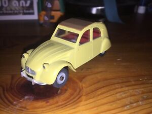 【送料無料】模型車 モデルカー ディンキーシトロエンdinky toys citroen 2cv n 558
