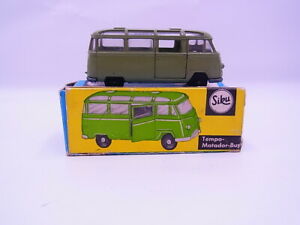 【送料無料】模型車 モデルカー テンポマタドールバスサネバージョン70181 siku v220 tempo matador bus small green cane 2 version