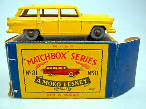 【送料無料】模型車 モデルカー マッチボックスフォードステーションワゴンプラスチックホイールボックスmatchbox rw 31a ford station wagon yellow plastic wheels in b2 box 20,496円